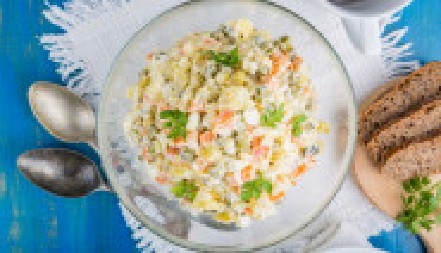 RUSKA SALATA KRALJICA SVEČANE TRPEZE Nijedna slava ne može da prođe bez nje