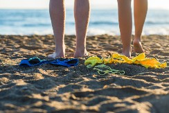 NUDISTI UHAPŠENI NAKON PRIJAVE LOKALNOG STANOVNIŠTVA Slučajno su se skinuli na pogrešnoj plaži
