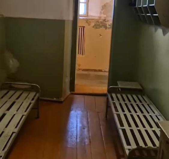 ALBANAC POBEGAO IZ ITALIJANSKOG ZATVORA Bekstvo izveo uz pomoć čaršava