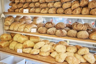 EVO KOLIKA ĆE BITI CENA HLEBA U NAREDNIH 6 MESECI Vlada Srbije produžila uredbu