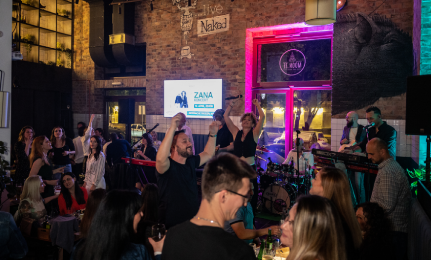 "KRIO SE U NJENOM STANU U CENTRU BEOGRADA, A MENI GOVORIO DA JE U POLJSKOJ" Žena srpskog pevača saznala za prevaru: "Lagao je i mene i decu"