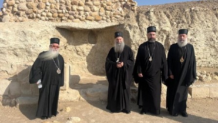 PATRIJARH PORFIRIJE POSETIO MESTO KRŠTENJA ISUSA HRISTA Poglavar SPC stigao u Jordan, na lični poziv princa Gazija Bin Muhameda (FOTO)