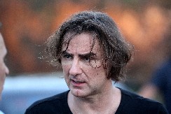 PREVARILA JE MITROVIĆA ZA 200.000 EVRA I POBEGLA IZ SRBIJE U sve umešan i dečko kriminalac iz Crne Gore!