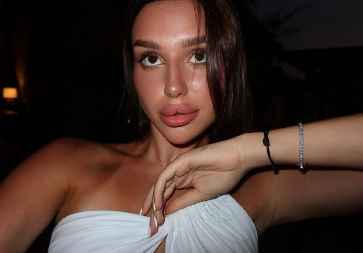 ĆERKA ZDRAVKA ČOLIĆA SA SAMO 19 GODINA PROMENILA LIČNI OPIS Podvrgla se estetskim korekcijama! (FOTO)