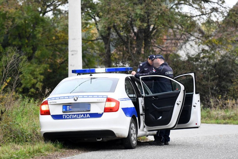 TINEJDŽER TEŠKO RANIO DEČKA BIVŠE DEVOJKE Stravično nasilje u Kaluđerici