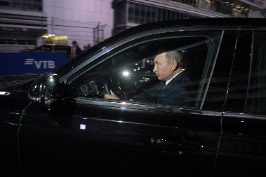 PUTIN PONEKAD SAM VOZI PO MOSKVI Evo ko ga najviše nervira u saobraćaju