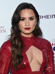 NISAM NI SLUTILA DA ĆEMO POSTATI LJUBAVNICI Pomogao mi je da rešim veliki problem i tako smo se zbližili