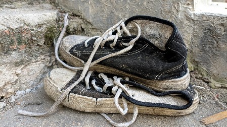 BACATE STARE CIPELE? Bolje ih sačuvajte, evo kako možete da ih iskoristite u svom domu i van njega