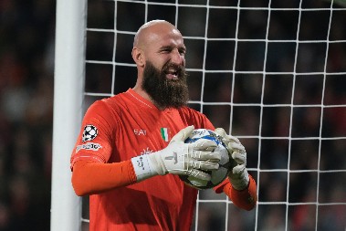 VANJA NA STUBU SRAMA Italijani bez milosti udarili na Srbina