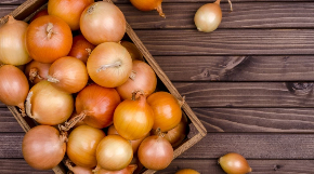 GDE CRNI LUK NAJDUŽE OSTAJE SVEŽ I NE PROKLIJAVA? Uz ovaj trik može trajati i do 3 meseca