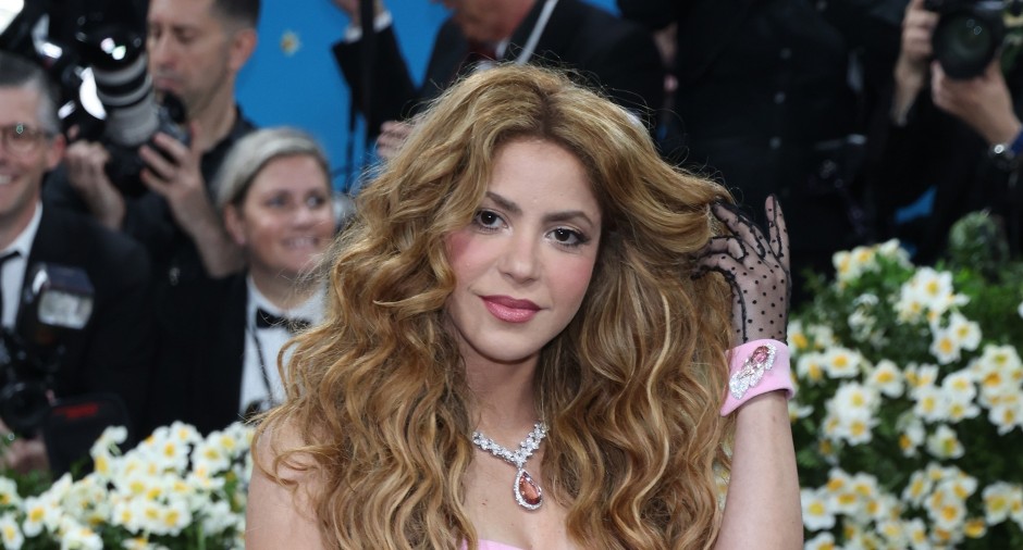 ŠAKIRINI SINOVI KOJIMA JE DALA SRPSKA IMENA STASALI U PRELEPE MOMKE Zapevali sa mamom, stariji preslikan Pike, mlađi liči na pevačicu