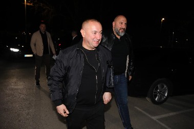 ĐANI ULETEO U STAN BAKE PRASETA Jutjuber spavao, nije znao šta mu se sprema! (VIDEO)