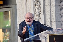 DA LI PREPOZNAJETE OVU LEGENDU?  Redak poremećaj nije ga sprečio da postane glumački bog!