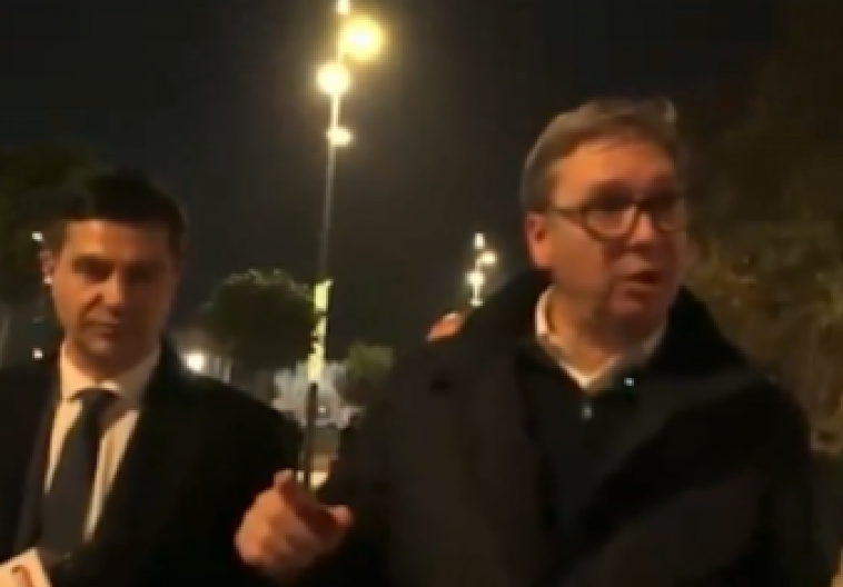 PREDSEDNIK SE VOZIO PREVOZOM, PROŠETAO STROGIM CENTROM Blokadera se nije uplašio ALI SU ONI PONOVO LAGALI