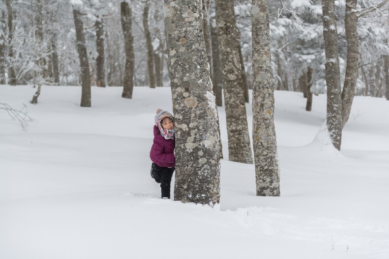 OSTAVLJENA NA SNEGU Devojčica (6) se smrzavala na ciči zimi, zamalo da se pomiri sa sudbinom, ali onda se desilo čudo