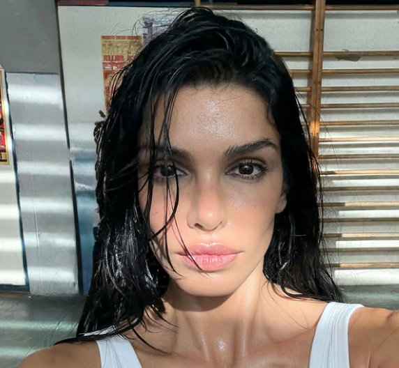 NUDILI JOJ 500 EVRA ZA NOĆ! Ženi našeg fudbalera stižu nepristojne ponude, a ona sada bezobraznom pozom mami na greh! (FOTO)