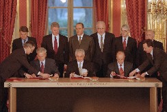 MILOŠEVIĆ, IZETBEGOVIĆ I TUĐMAN Danas se navršava 30 godina od potpisivanja Dejtonskog mirovnog sporazuma