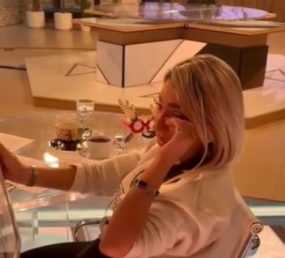 JOVANA JEREMIĆ SE RASPLAKALA U JUTARNJEM PROGRAMU Voditeljka u studiju Pinka doživela jednu stvar zbog koje nije mogla da sakrije suze