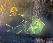 OVA IKONA OSTALA JE NETAKNUTA, A KUĆA SKORO POTPUNO IZGORELA Hrabri srpski vatrogasci svedočili neobičnom otrkiću