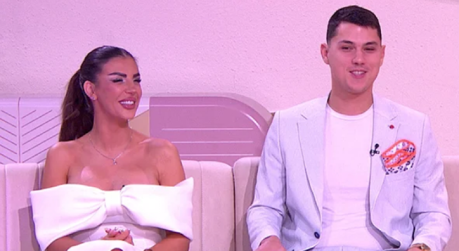 PEJA SIJA OD SREĆE! Ena osvojila njegovu porodicu, evo kada staju na ludi kamen!