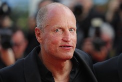 NJEGA SVI ZNAJU, ALI ŽENU KOJU VOLI VEĆ 17 GODINA NE ZNA NIKO Evo ko je supruga slavnog glumca, upoznali su se na neobičnom mestu