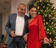 "SREDINA NAM UPUĆUJE OTROVNE STRELICE" Voditeljka "Slagalice" voli 18 godina starijeg supruga koji joj je bio profesor: "Prijatelji mi uve kažu..." (FOTO)