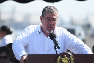 PREDSEDNIK AREVALO DANAS JE PROGLASIO VANREDNO STANJE “Ovo je kritičan trenutak za bezbednost zemlje”