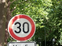 POTEGLA SE RASPRAVA NA DRUŠTVENIM MREŽAMA Vozači otkrivaju koji saobraćajni znak se najmanje poštuje