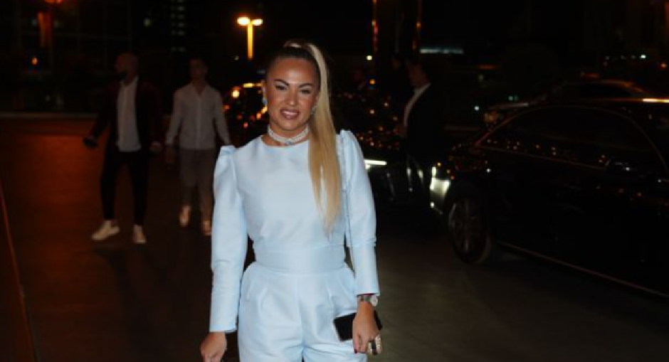 "DO JUČE STE PEVALI ZA 50 EVRA" Pevačica raskrinkala kolege, ovim će ih totalno dokrajčiti!