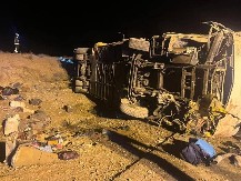 AUTOBUS SE PREVRNUO NA AUTO-PUTU, NAJMANJE 13 MRTVIH Strašan prizor nakon nesreće u Iranu (FOTO)