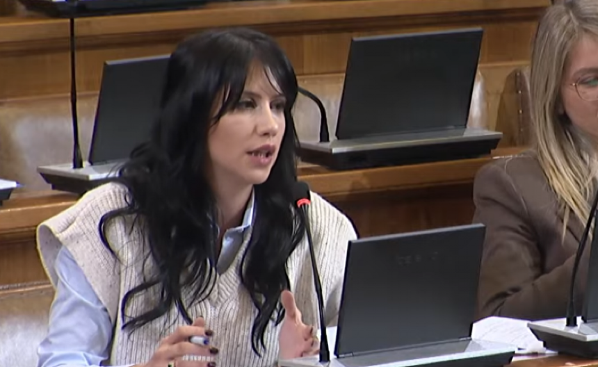 LEPA POSLANICA U SKUPŠTINI GOVORILA O KRŠENJU PRAVA SVIH GRAĐANA Svi Srbi treba da pročitaju ovo: "Ukupno 10.470"