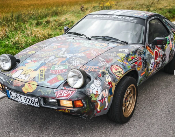 UMETNIČKO DELO NA ČETIRI TOČKA Ovakav Porše niste videli do sad (FOTO)