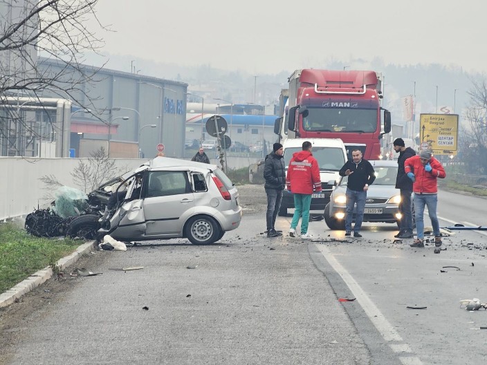 JEDNA OSOBA STRADALA U STRAVIČNOJ NESREĆI KOD GORNJEG MILANOVCA Uviđaj je u toku