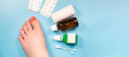 POTREBNA VAM JE SAMO VATA Rešite problem uraslih noktiju bez operacije