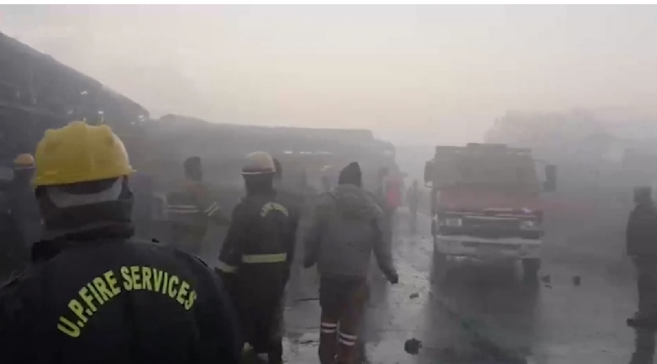 JEZIVA KLANICA NA AUTO-PUTU! 13 mrtvih, više od 100 povređenih u paklu magle