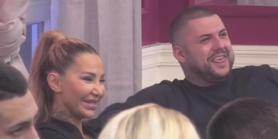 OVO IH JE ODALO Aneli i Asmin tvrde da se između njih ne dešava ništa, ali jednu stvar ne mogu da sakriju (FOTO)