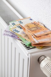 FINANSIJSKI ALARM Bacate pare svaki dan, a da niste ni svesni - ovaj detalj na ulazu PROTERUJE novac iz kuće!