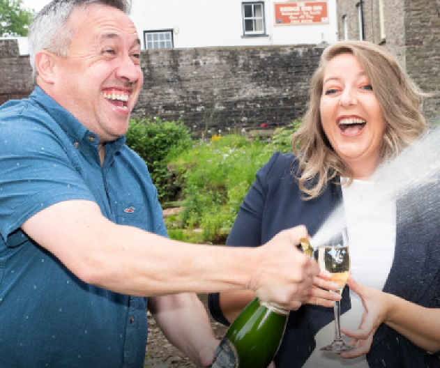 UPALA IM KAŠIKA U MED Uspeli su dva puta da osvoje milion na lutriji - evo šta planiraju da urade sa parama