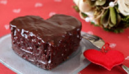 KOLAČ MEDENO SRCE SAVRŠEN ZA IZNENADNE GOSTE Gotov očas posla, a miluje nepca