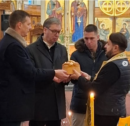 PREDSEDNIK VUČIĆ SLAVI  NIKOLJDAN Građanima poželeo zdravlje i radost: Da nam veliki svetac i Gospod Bog čuvaju Srbiju (FOTO)