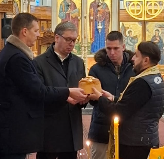 PREDSEDNIK VUČIĆ SLAVI  NIKOLJDAN Građanima poželeo zdravlje i radost: Da nam veliki svetac i Gospod Bog čuvaju Srbiju (FOTO)