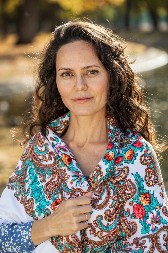 OSTAVILA SAM SVE, USELILA SE U GARSONJERU, SA JEDNIM KOFEROM Ispovest žene koja se razvela posle 33 godine