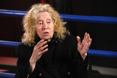 EVA RAS U TEŠKOM STANJU! Ne može sama da se seče nokte ni da pere kosu, otkriveni uznemirujući detalji!