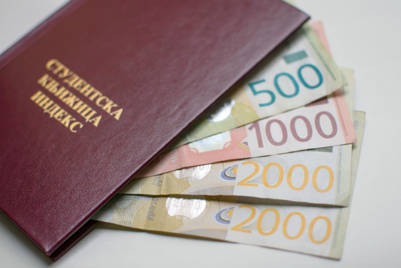 SKORO 50.000 STUDENATA DOBILO NOVAC Produžen rok za ispravke podataka