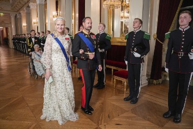 PRINCEZA SE PRIREMA ZA TRANPLATACIJU PLUĆA, OTKRILA KOLIKO JOJ JE TEŠKO Kralj potvrdio loše vesti: "Bolest se stalno razvija..."