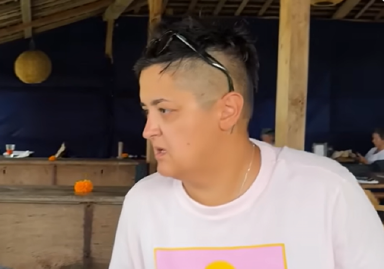 "JESI LI TI BOLESNA U MOZAK?!" Marija Šerifović snimala svog sina, Verica planula i zaurlala na nju! (FOTO)