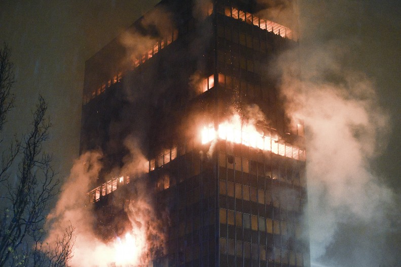 SIMBOL ZAGREBA ZAPALILI ZBOG TIKTOK IZAZOVA! Mladićima osumnjičenim za požar u zgradi Vjesnika određen kućni pritvor