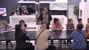 BIVŠI ZADRUGAR U KRASTAMA Nosio je perike i miniće, a sada je neprepoznatljiv: "Grozno je" (FOTO)