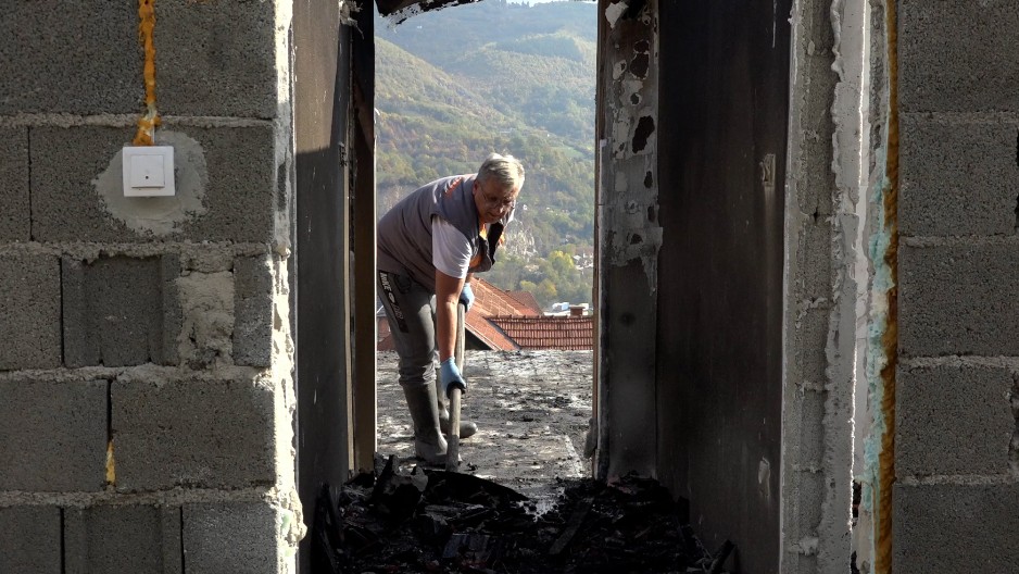 VATRENA STIHIJA PROGUTALA DOM TRI GENERACIJE Porodica Mašović ostala bez krova nad glavom, potrebna im je pomoć