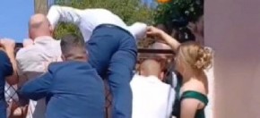 SVADBENI INCIDENT KOJI JE ZAPALIO REGION Svatovi urlali, pevali, a onda napravili HAOS u dvorištu! (VIDEO)